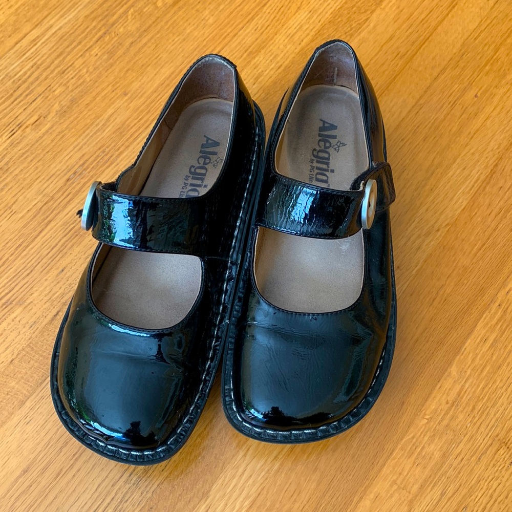 Women’s Algeria Patent Leather Mary Janes